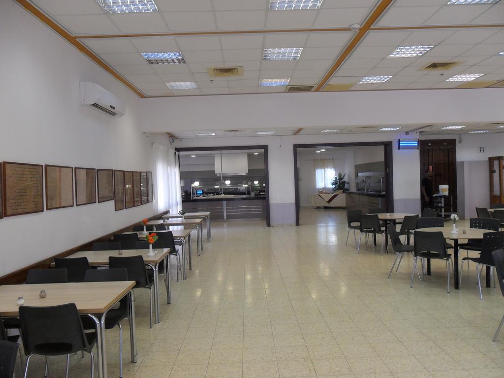 Almog Kibbutz Hotel Exterior foto